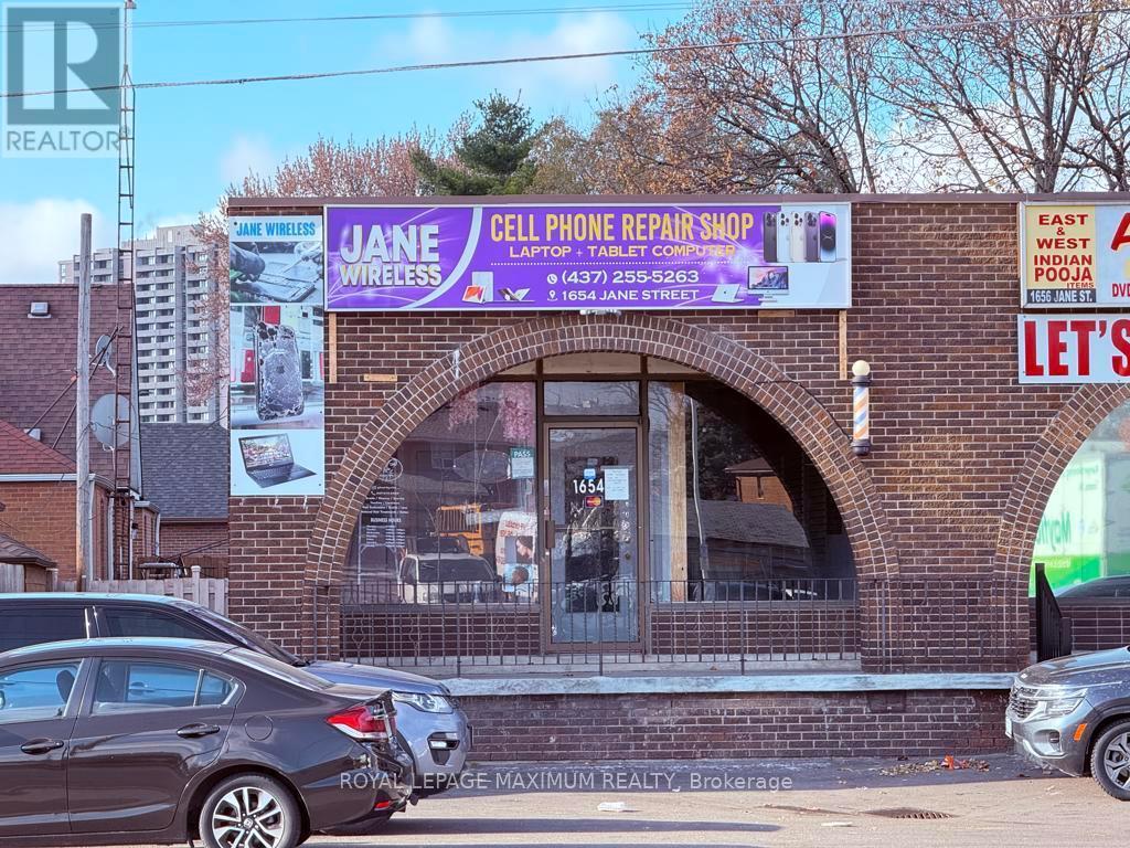 












1654 JANE STREET

,
Toronto,




Ontario
M9N2S1

