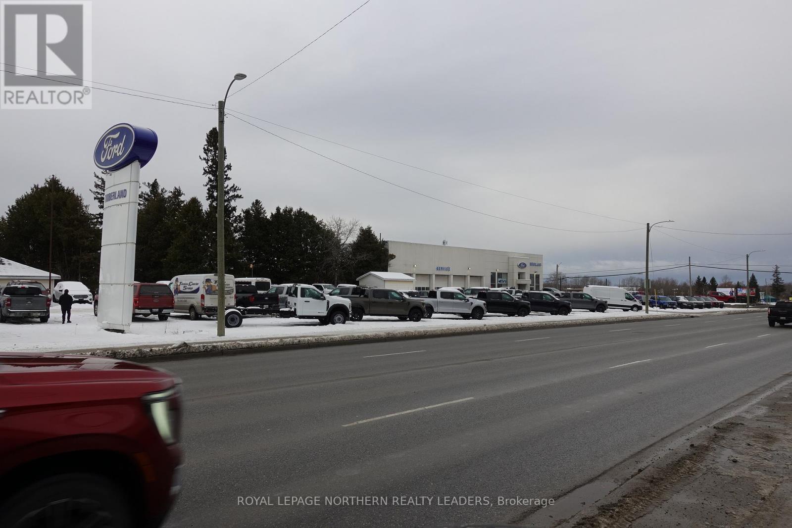 












445 ALGONQUIN BOULEVARD W

,
Timmins (TS - SW),




Ontario
P4N2S4

