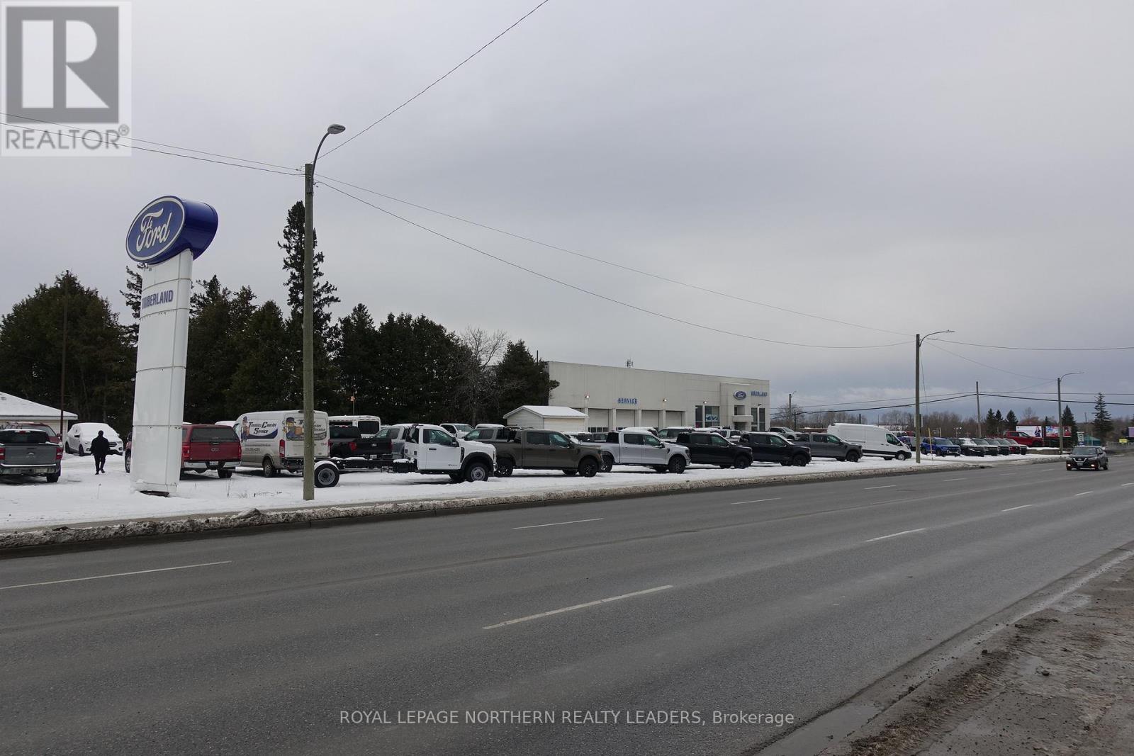 












445 ALGONQUIN BOULEVARD W

,
Timmins (TS - SW),




Ontario
P4N2S4

