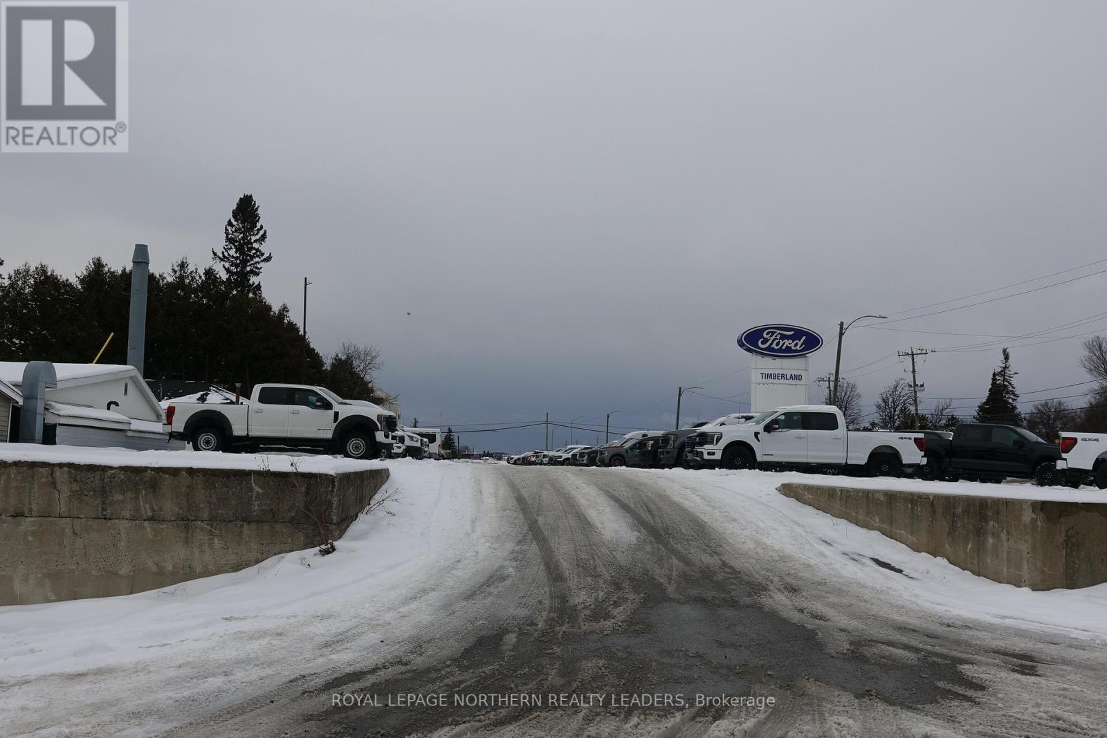 












445 ALGONQUIN BOULEVARD W

,
Timmins (TS - SW),




Ontario
P4N2S4

