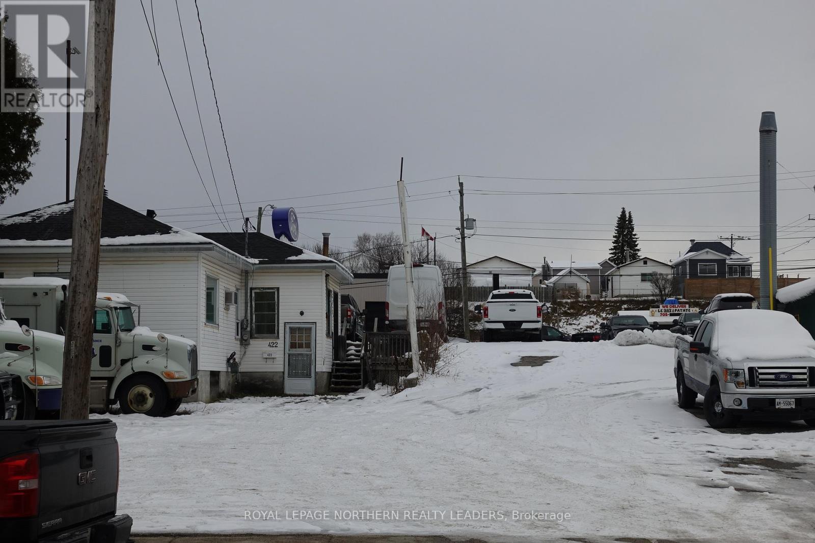 












445 ALGONQUIN BOULEVARD W

,
Timmins (TS - SW),




Ontario
P4N2S4

