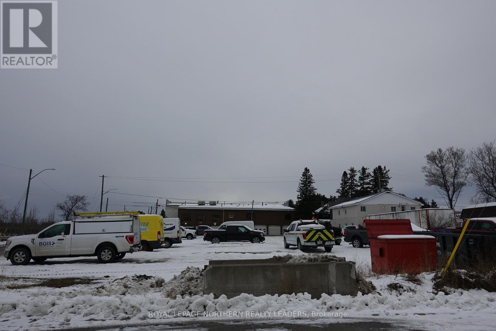 












445 ALGONQUIN BOULEVARD W

,
Timmins (TS - SW),




Ontario
P4N2S4

