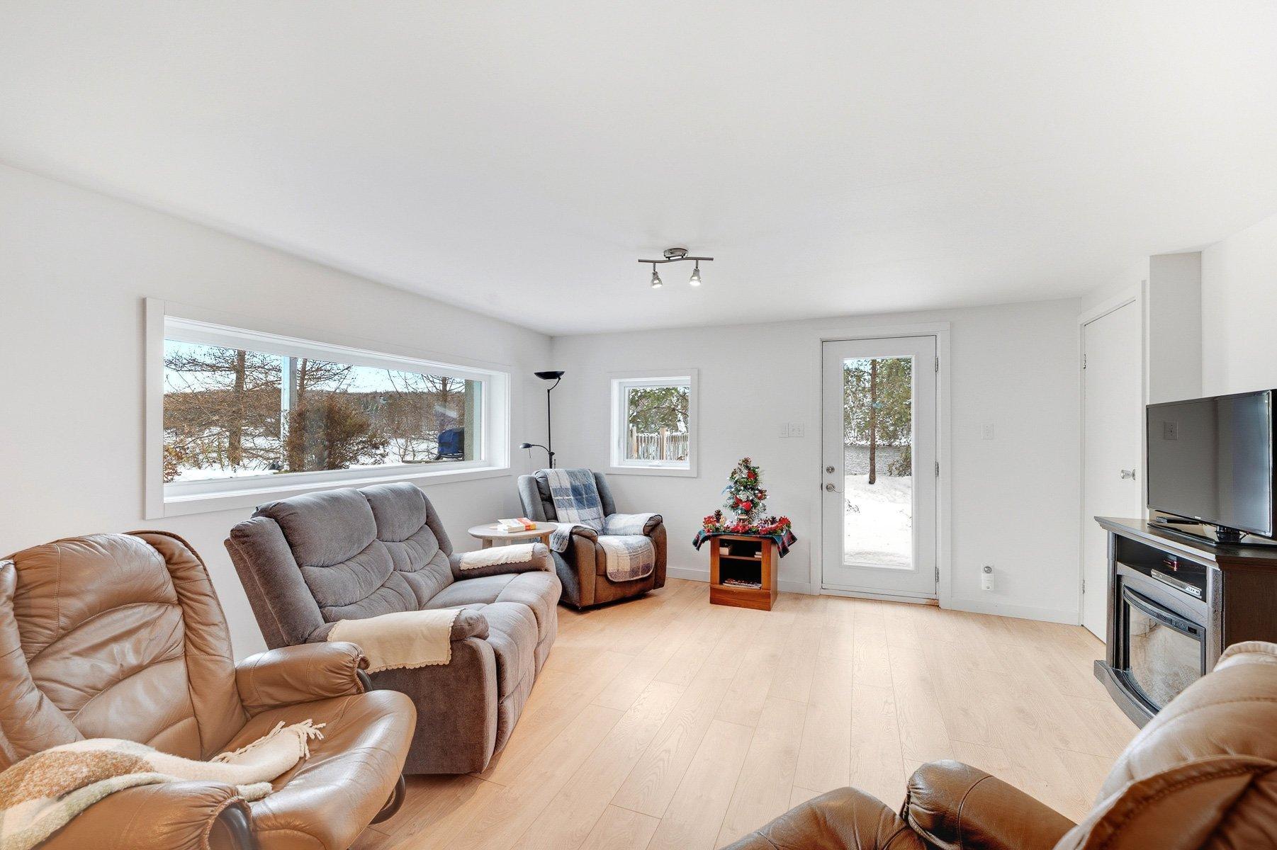 









150


Ch. Papp

,
Rivière-Rouge,




QC
J0T1T0

