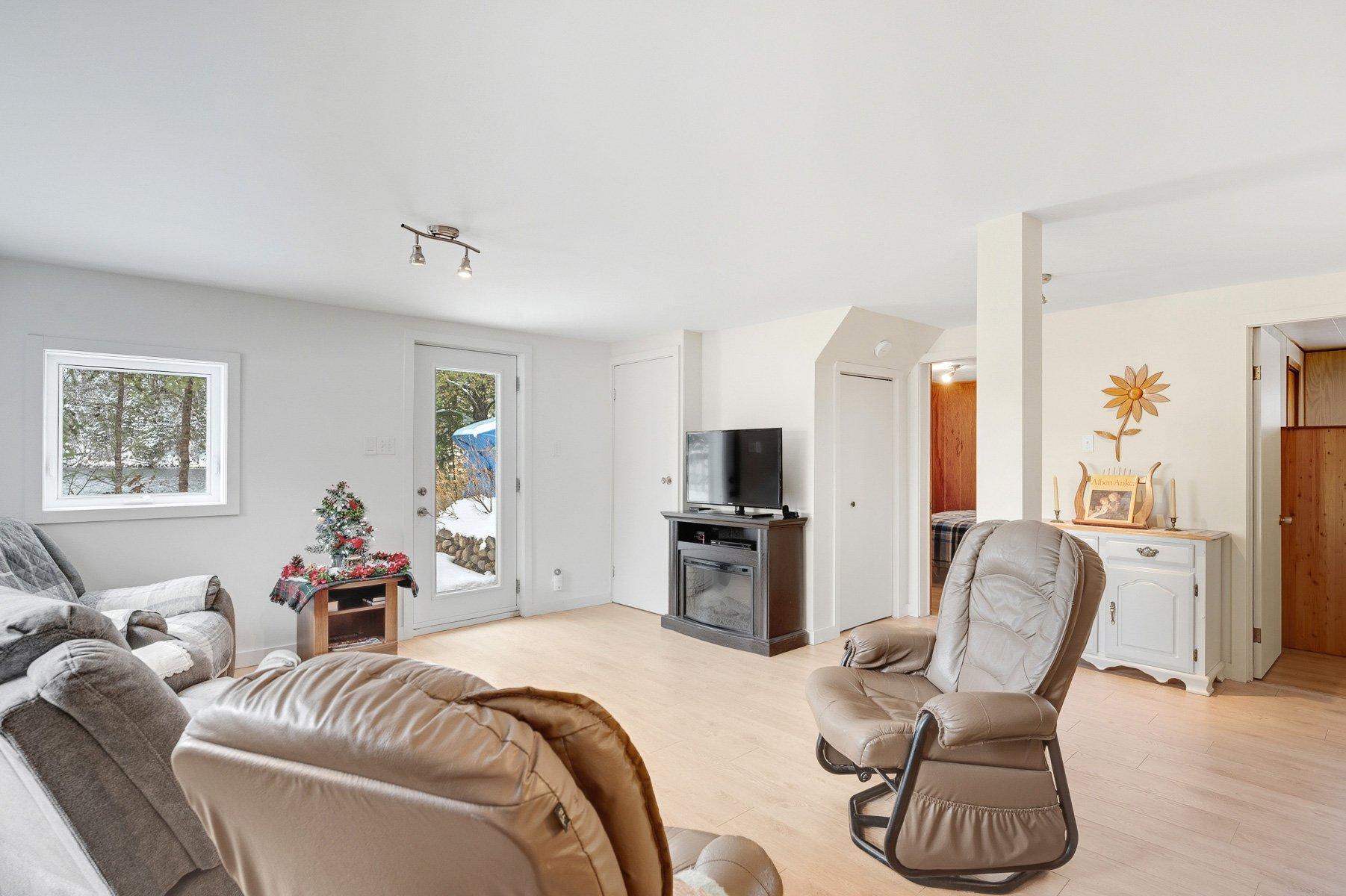 









150


Ch. Papp

,
Rivière-Rouge,




QC
J0T1T0

