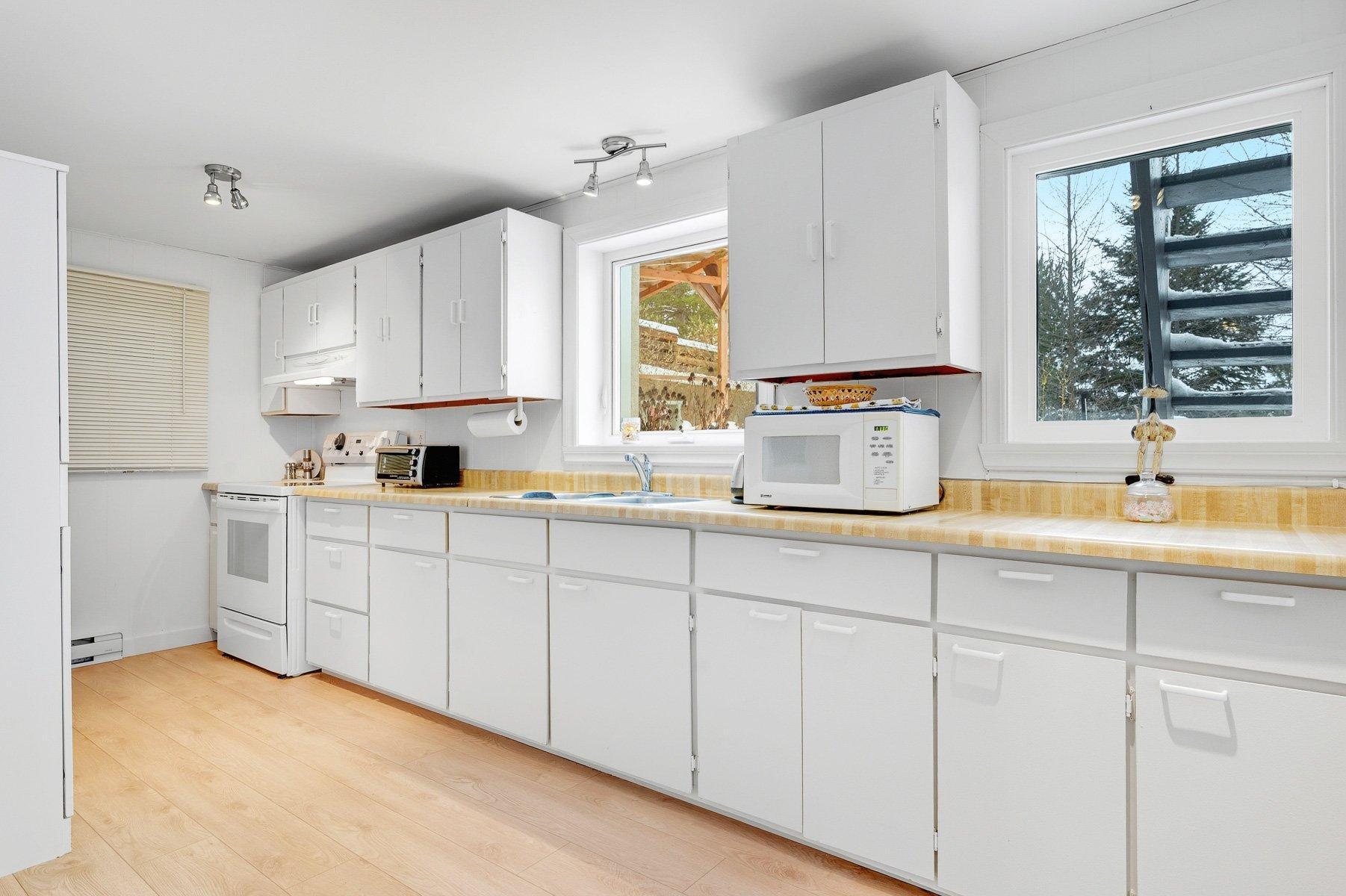 









150


Ch. Papp

,
Rivière-Rouge,




QC
J0T1T0

