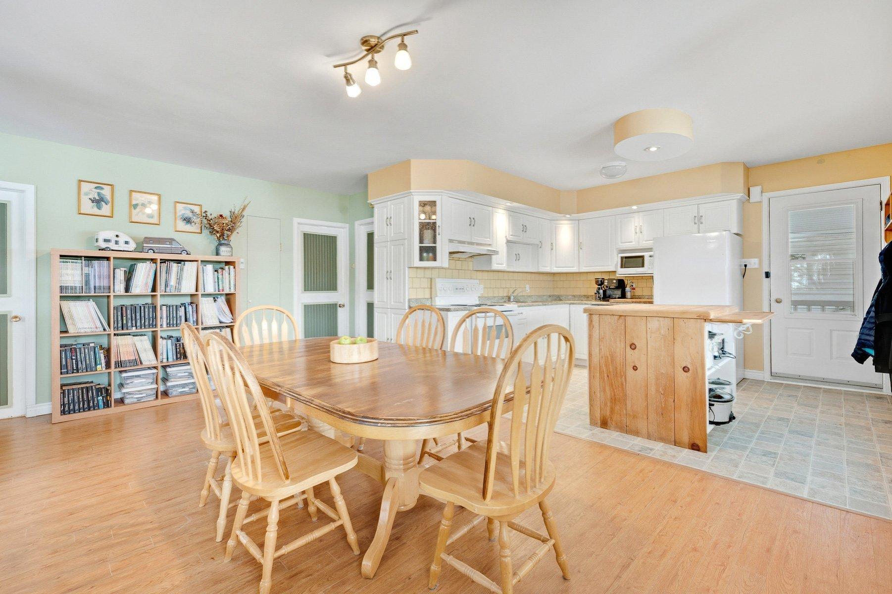 









150


Ch. Papp

,
Rivière-Rouge,




QC
J0T1T0

