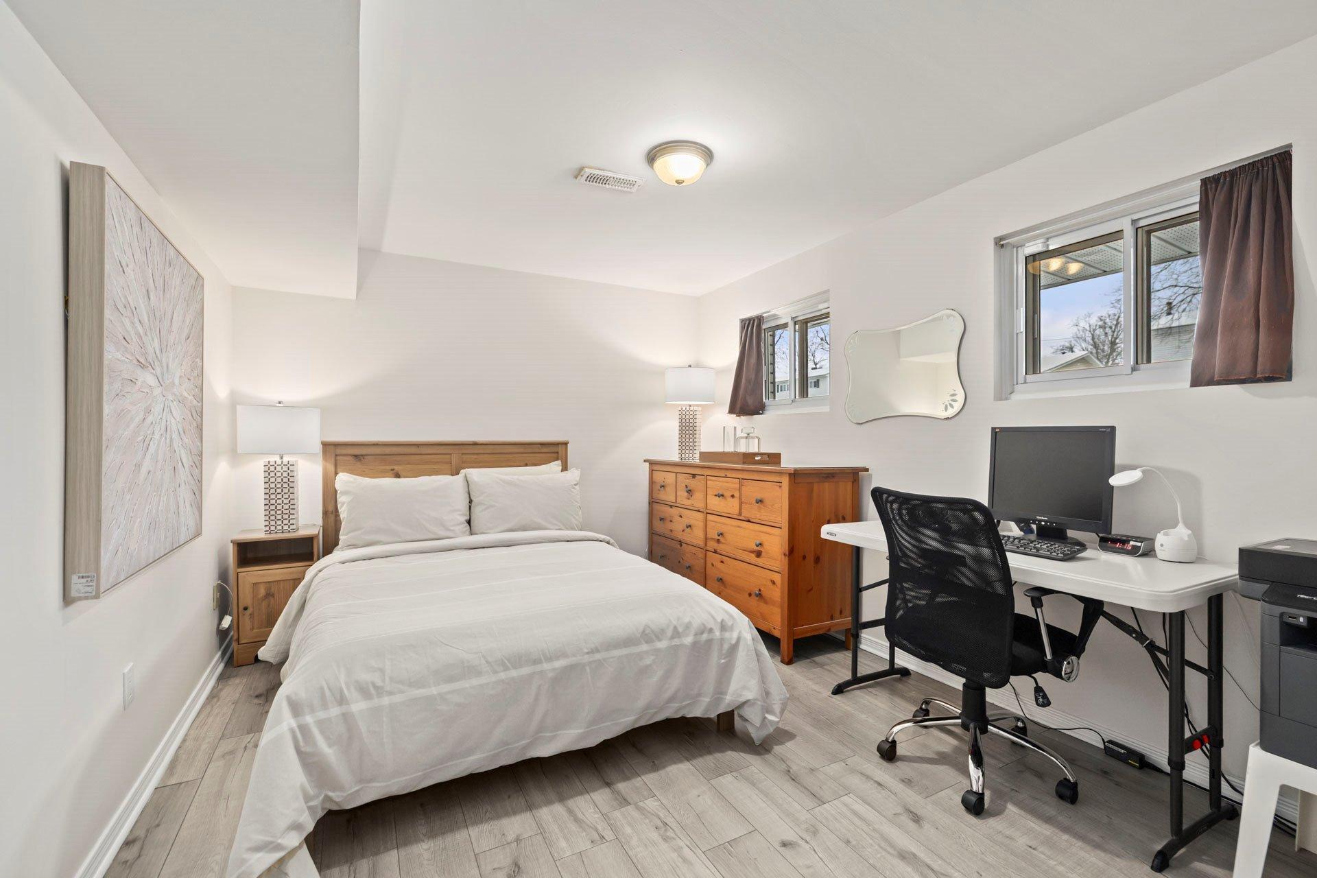 









180


Av. Anselme-Lavigne

,
Dollard-des-Ormeaux,




QC
H9A1P7

