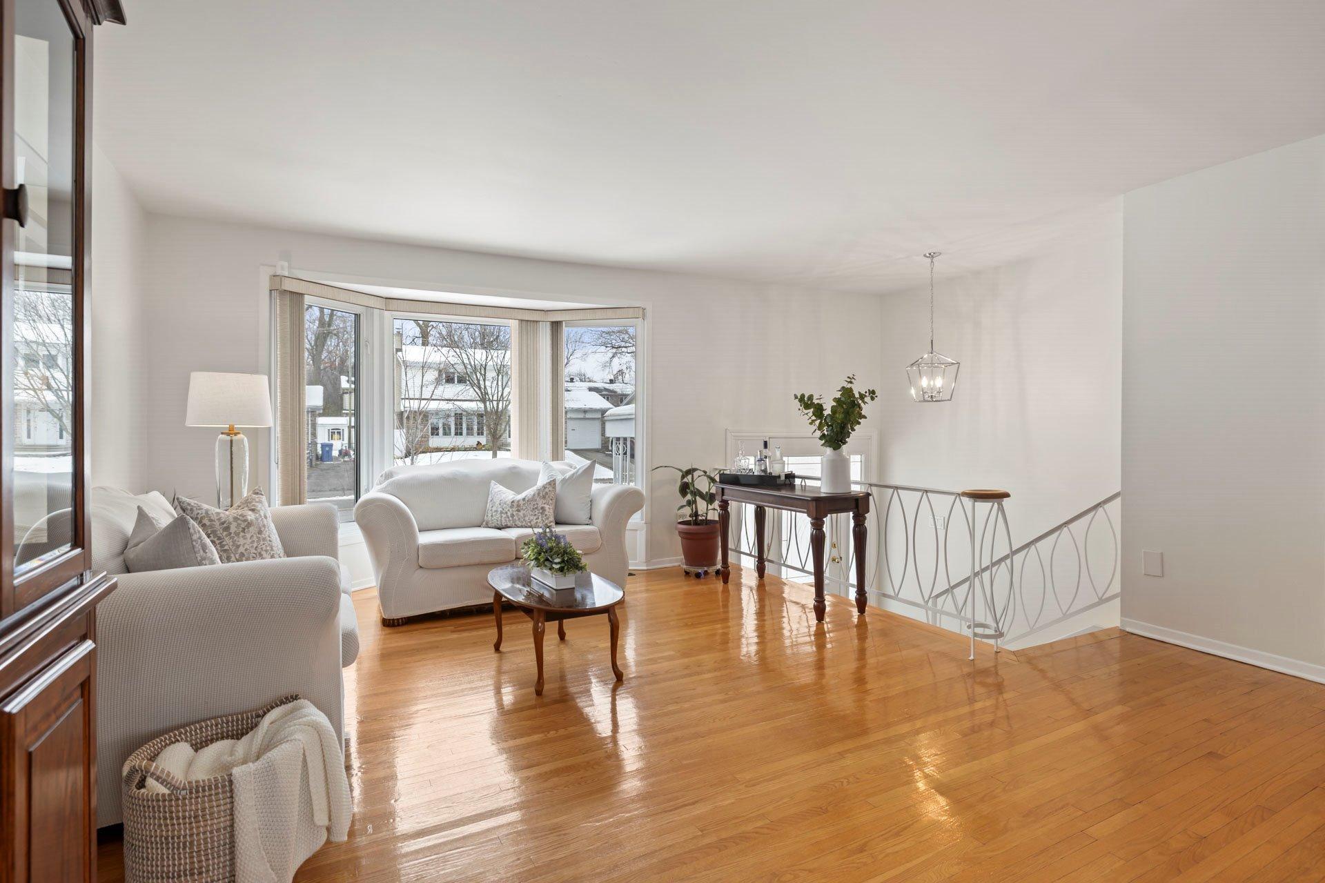 









180


Av. Anselme-Lavigne

,
Dollard-des-Ormeaux,




QC
H9A1P7

