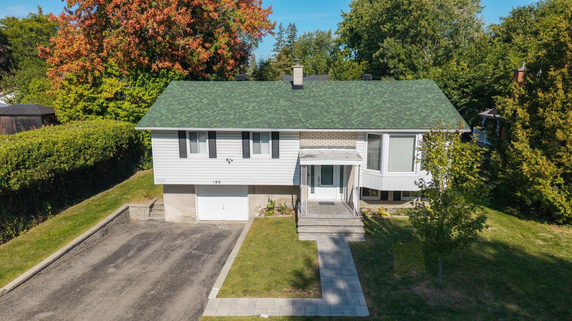









180


Av. Anselme-Lavigne

,
Dollard-des-Ormeaux,




QC
H9A1P7

