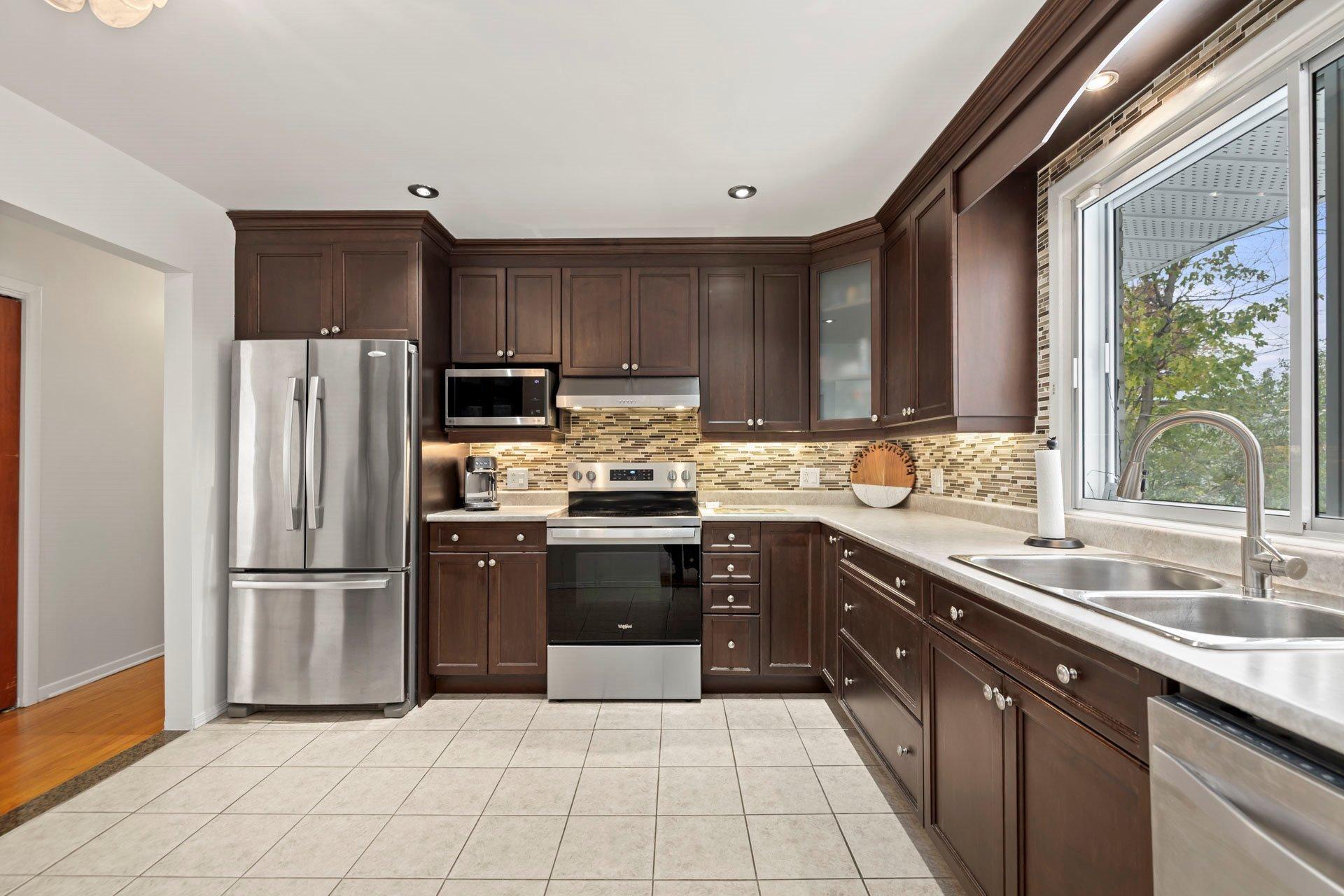 









180


Av. Anselme-Lavigne

,
Dollard-des-Ormeaux,




QC
H9A1P7

