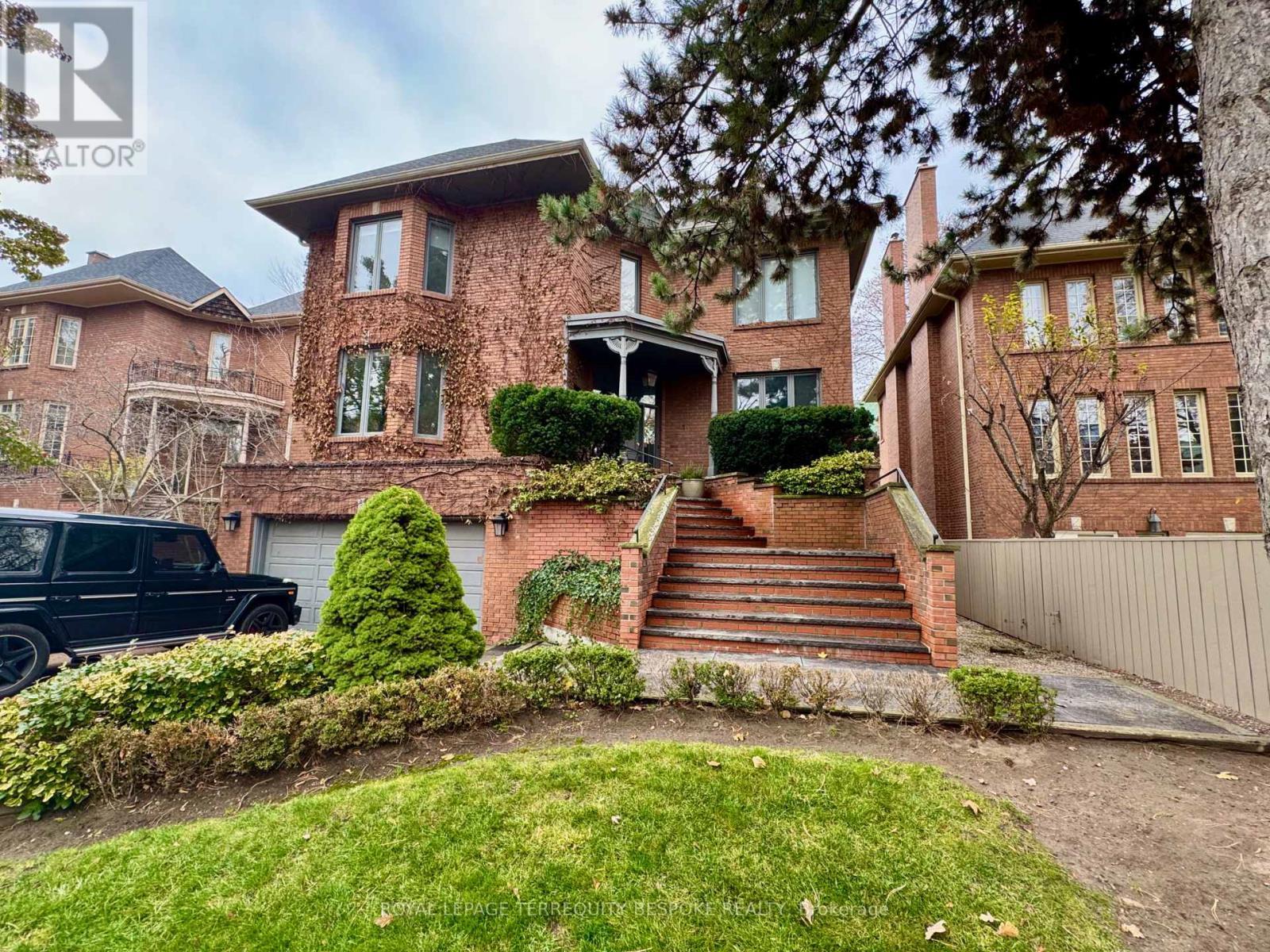 












1 SCARTH ROAD

,
Toronto,




Ontario
M4W2S5

