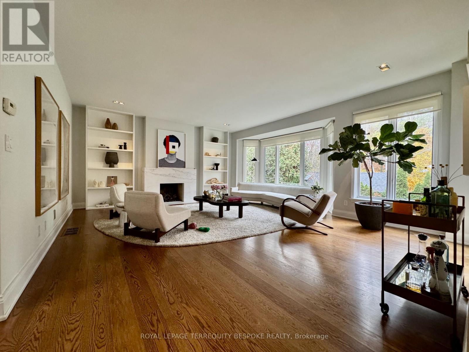 












1 SCARTH ROAD

,
Toronto,




Ontario
M4W2S5

