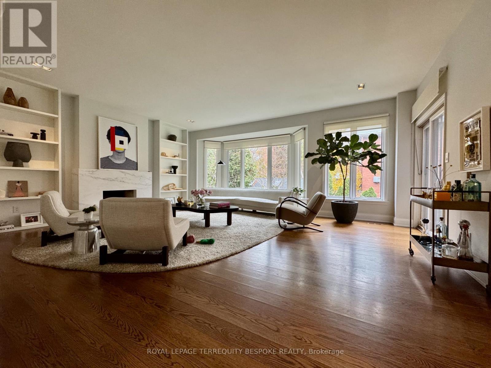 












1 SCARTH ROAD

,
Toronto,




Ontario
M4W2S5

