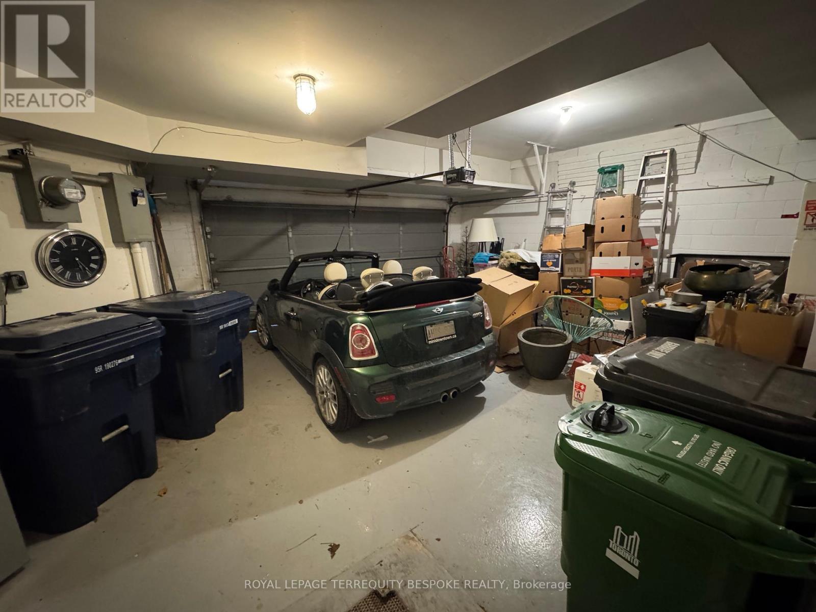 












1 SCARTH ROAD

,
Toronto,




Ontario
M4W2S5

