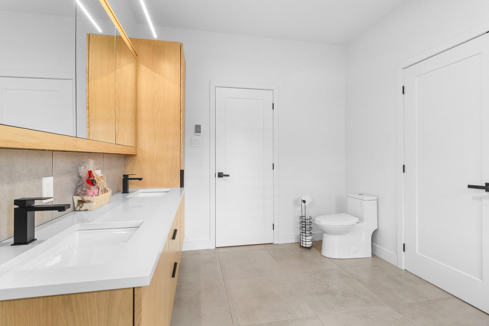 









380


Rue des Mélèzes

,
Cookshire-Eaton,




QC
J0B1M0

