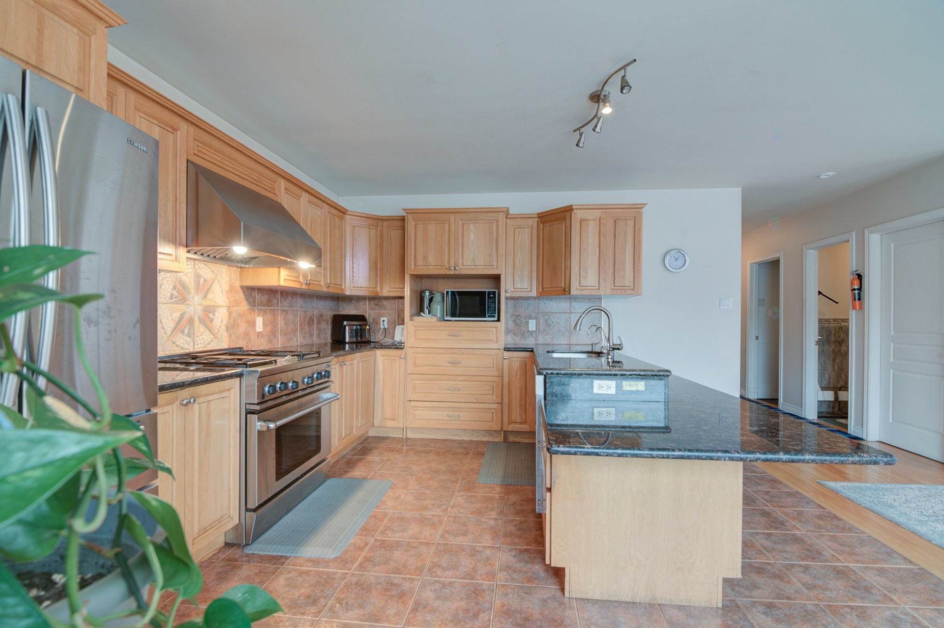 









2384


Ch. du Bord-du-Lac

,
Montréal (L'Île-Bizard/Sainte-Geneviève),




QC
H9C1B1

