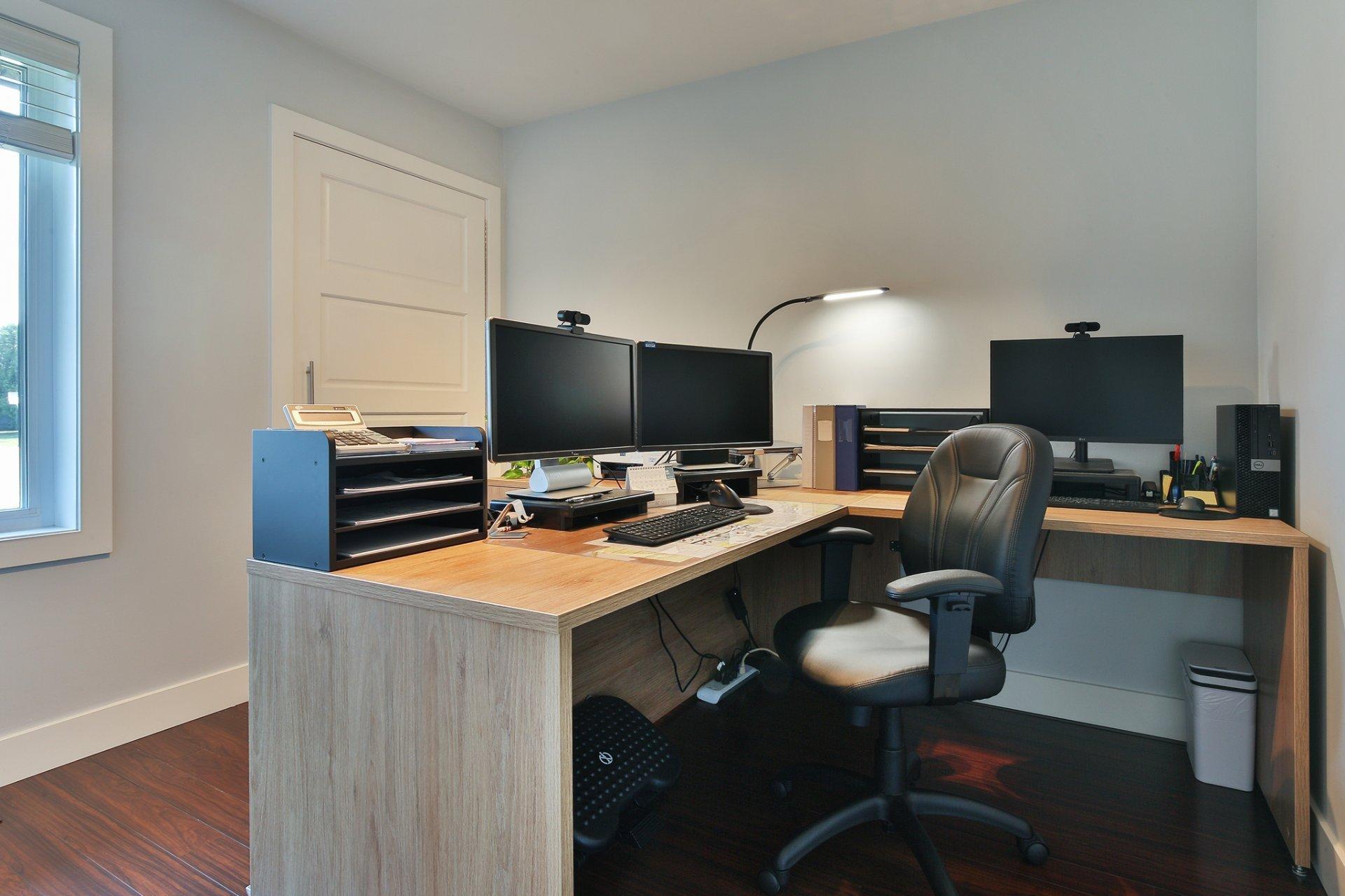 









15


Rue Louis-Liénard-de-Beaujeu

,
Saint-Jean-sur-Richelieu,




QC
J2W1T4

