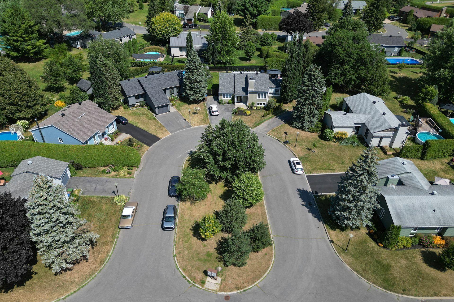 









15


Rue Louis-Liénard-de-Beaujeu

,
Saint-Jean-sur-Richelieu,




QC
J2W1T4

