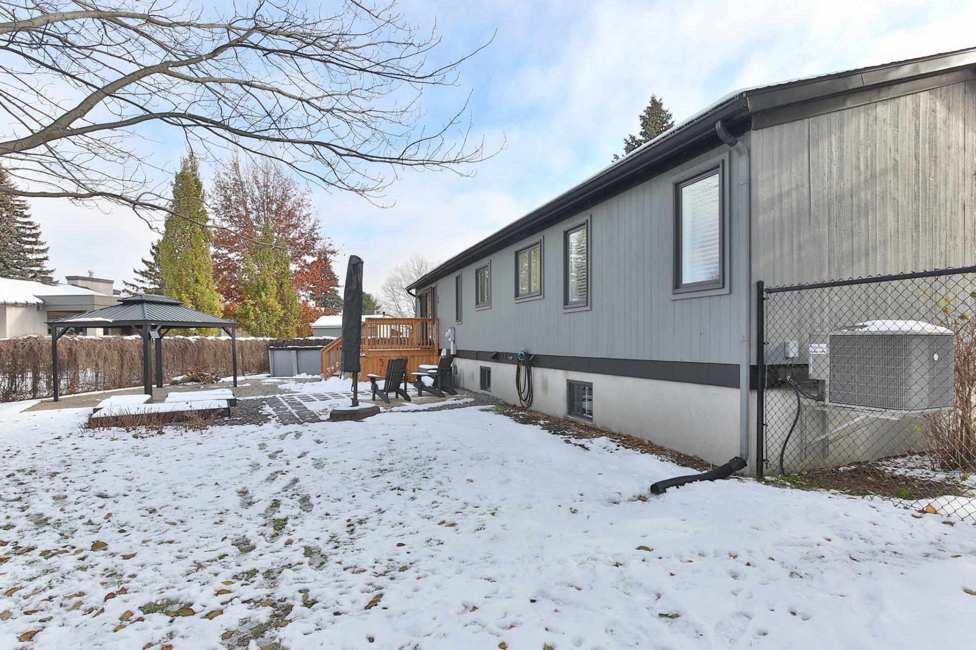 









15


Rue Louis-Liénard-de-Beaujeu

,
Saint-Jean-sur-Richelieu,




QC
J2W1T4

