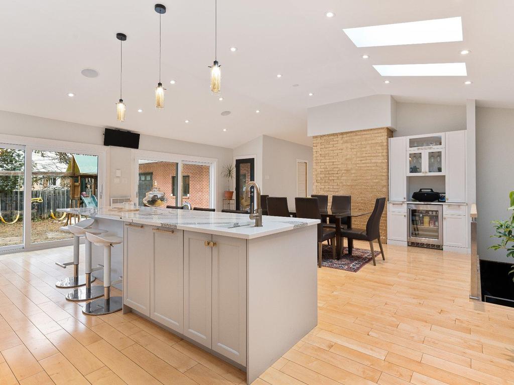 









3090


Rue Mountain View

,
Kirkland,




QC
H9J2H2


