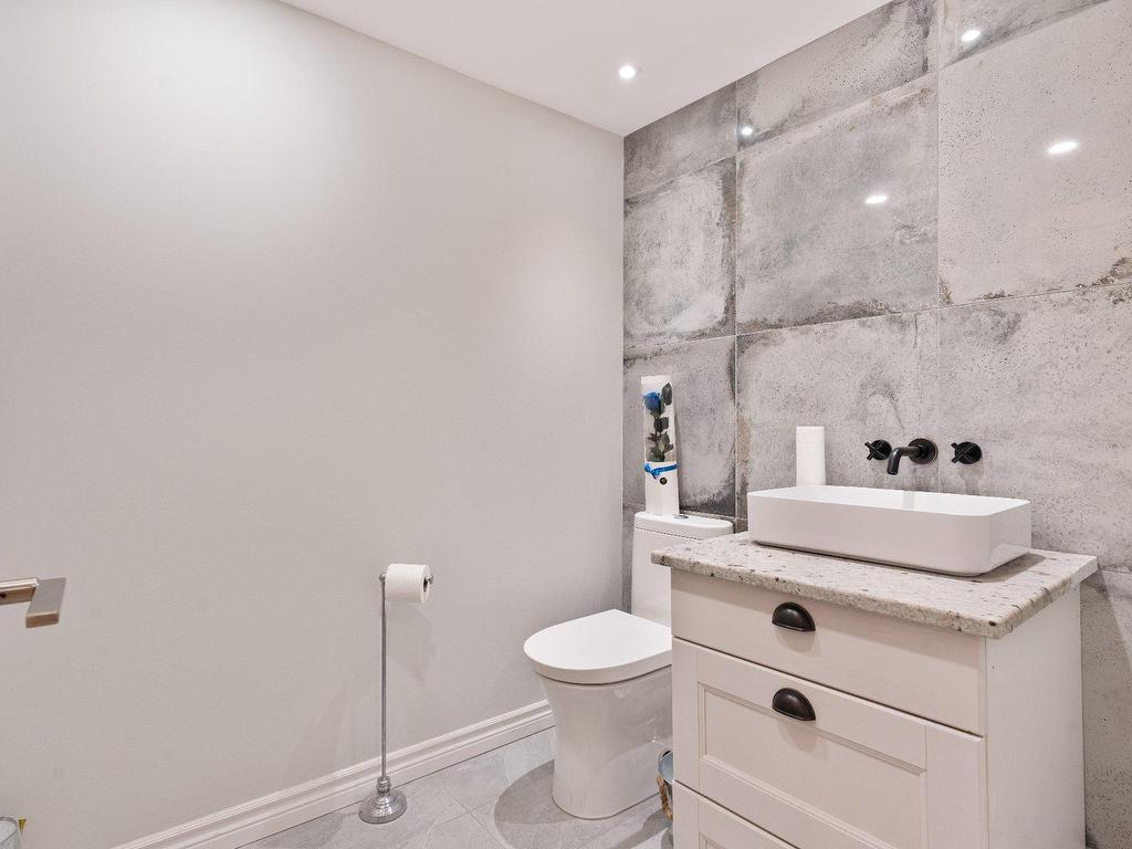 









3090


Rue Mountain View

,
Kirkland,




QC
H9J2H2

