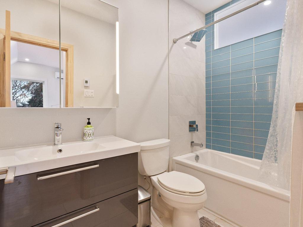 









3090


Rue Mountain View

,
Kirkland,




QC
H9J2H2


