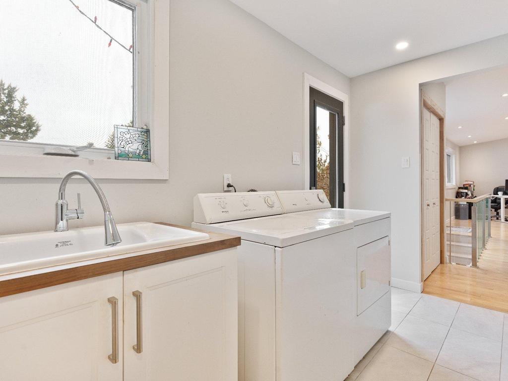 









3090


Rue Mountain View

,
Kirkland,




QC
H9J2H2

