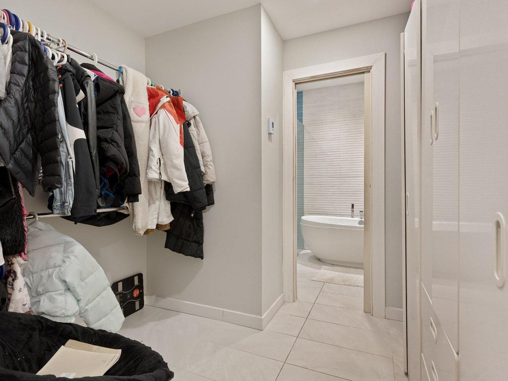 









3090


Rue Mountain View

,
Kirkland,




QC
H9J2H2

