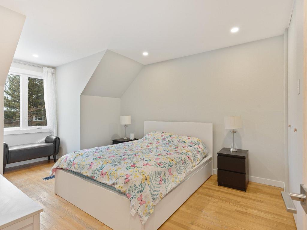 









3090


Rue Mountain View

,
Kirkland,




QC
H9J2H2

