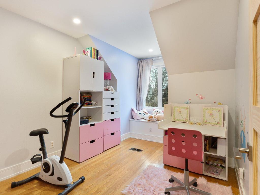 









3090


Rue Mountain View

,
Kirkland,




QC
H9J2H2

