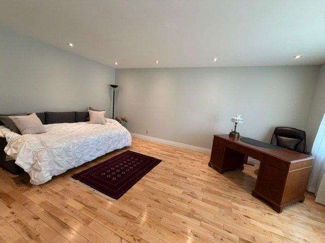 









3090


Rue Mountain View

,
Kirkland,




QC
H9J2H2

