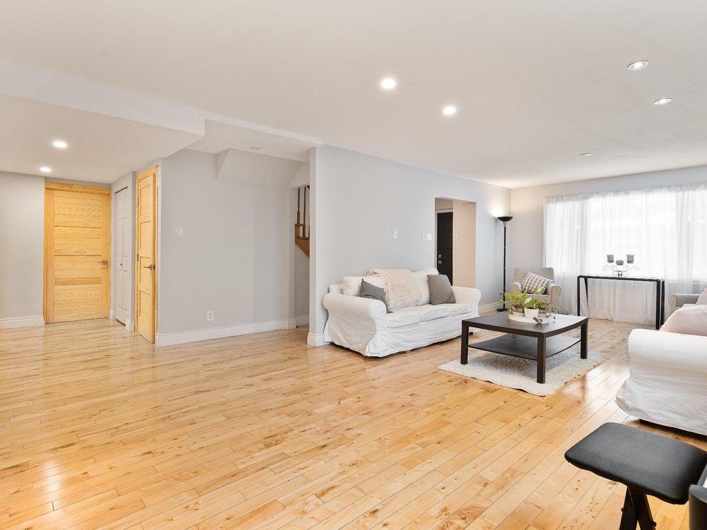









3090


Rue Mountain View

,
Kirkland,




QC
H9J2H2

