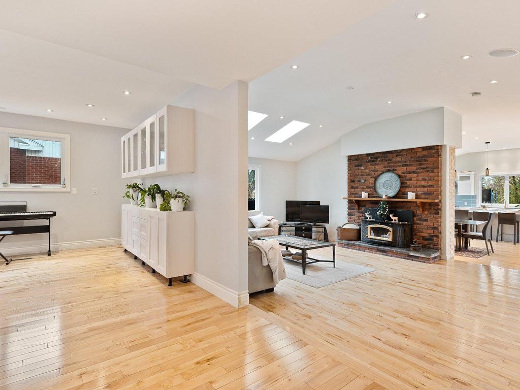 









3090


Rue Mountain View

,
Kirkland,




QC
H9J2H2


