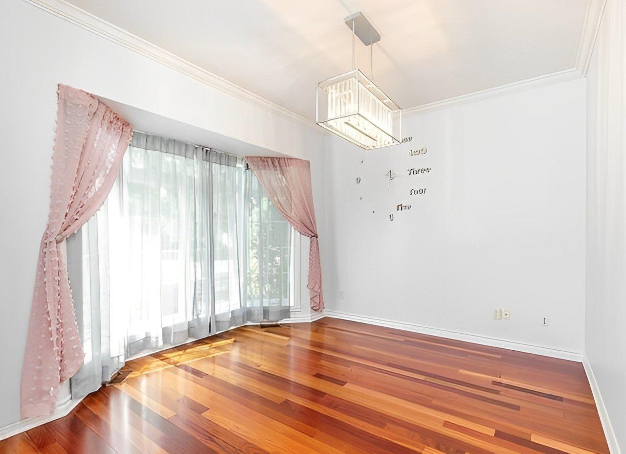 









7556


Boul. Lévesque E.

,
Laval (Duvernay),




QC
H7A1R8

