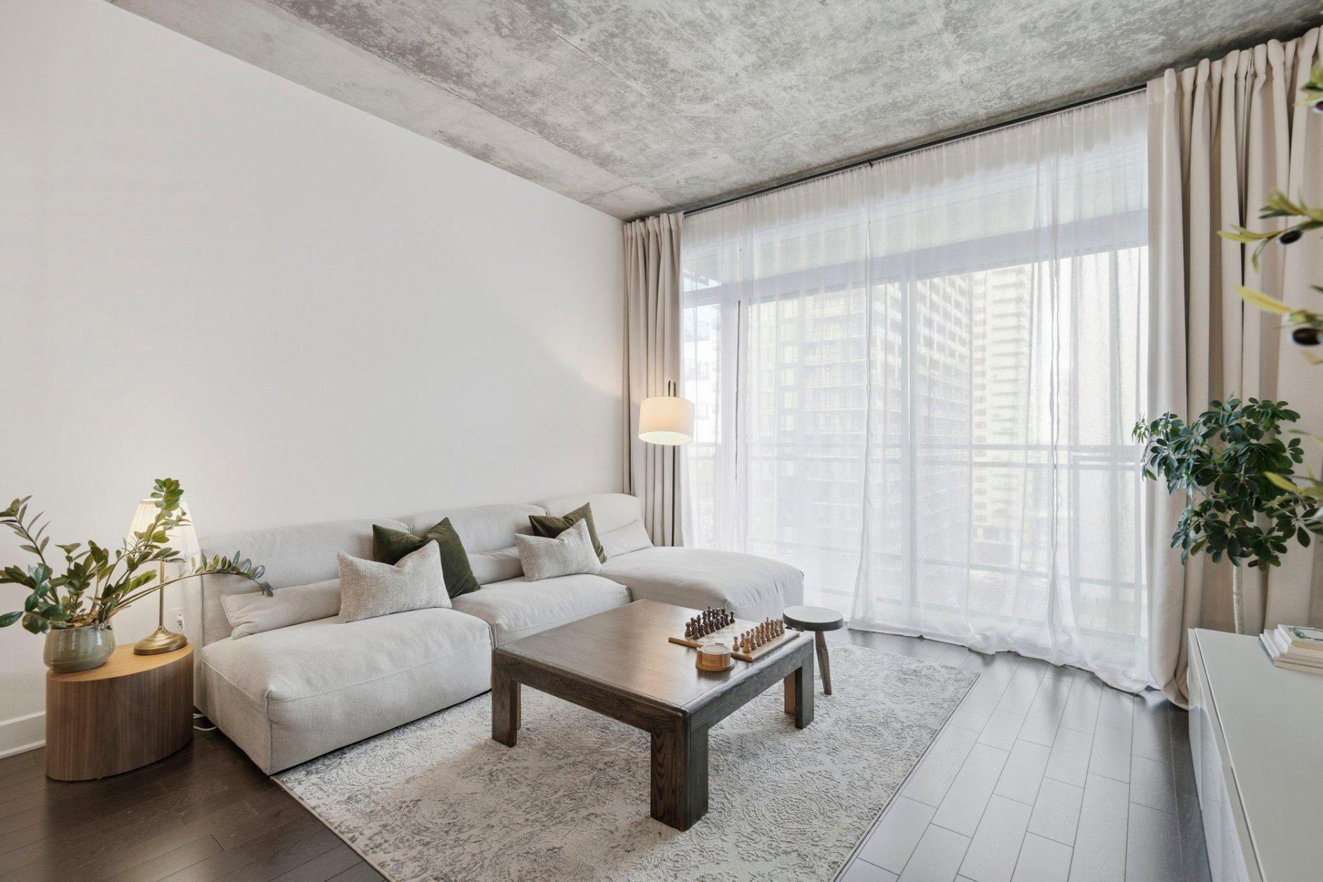 









5905


Boul. du Quartier

, 904,
Brossard,




QC
J4Z0R7

