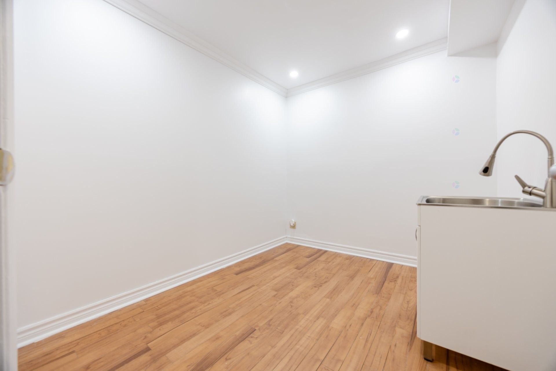 









20

 - 26


Rue De Gentilly O.

,
Longueuil (Le Vieux-Longueuil),




QC
J4H1Y8

