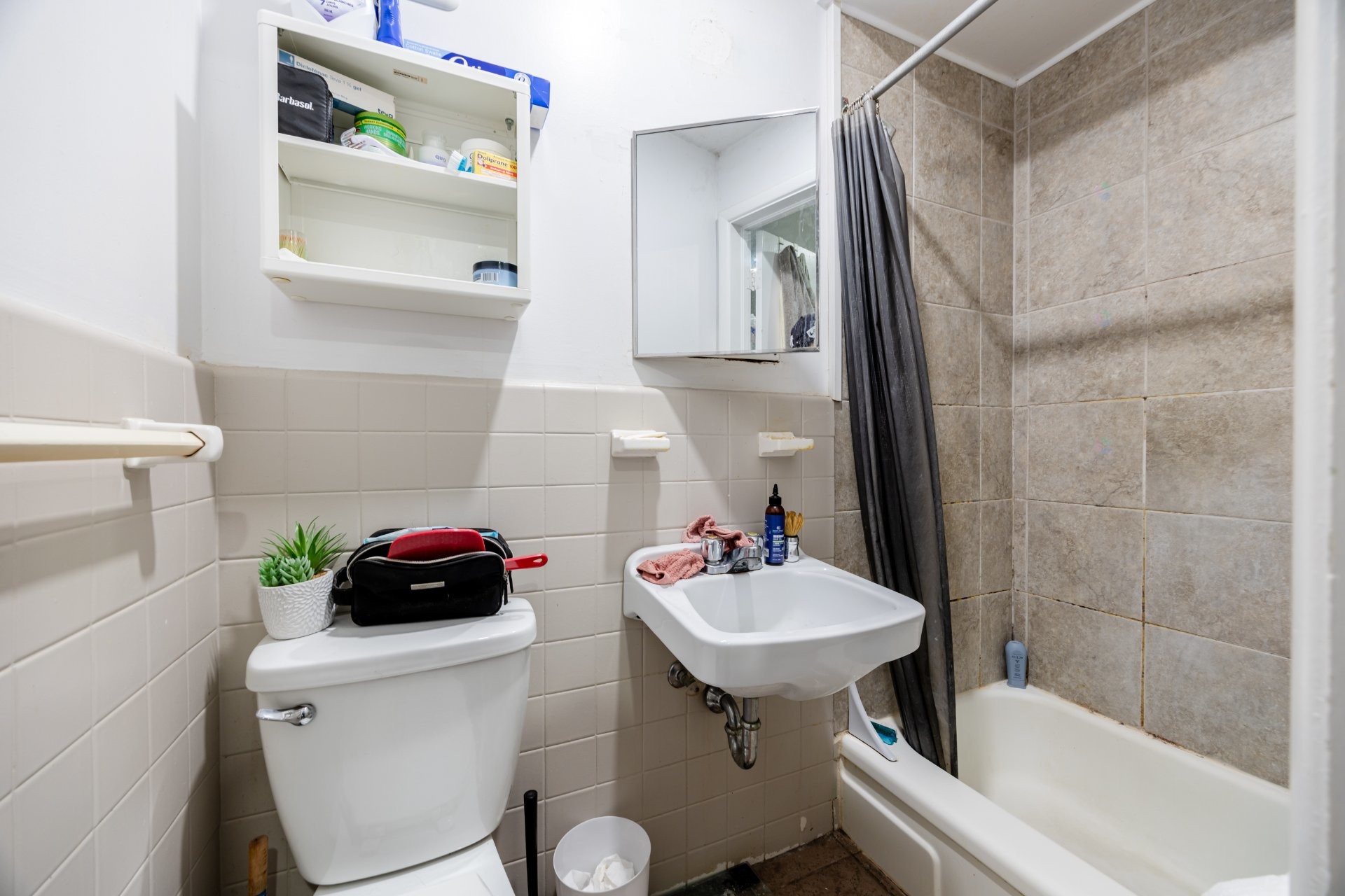 









20

 - 26


Rue De Gentilly O.

,
Longueuil (Le Vieux-Longueuil),




QC
J4H1Y8

