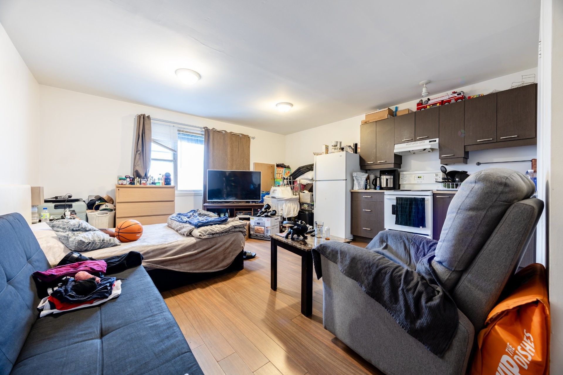 









20

 - 26


Rue De Gentilly O.

,
Longueuil (Le Vieux-Longueuil),




QC
J4H1Y8

