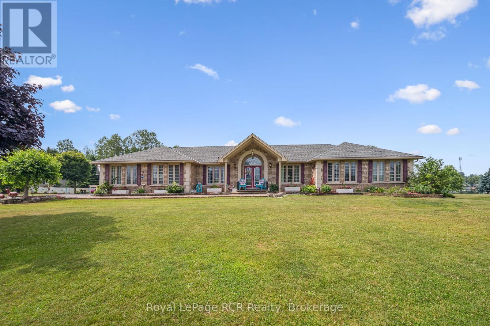 












2 MURRAY WAY

,
Minto,




Ontario
N0G2L0

