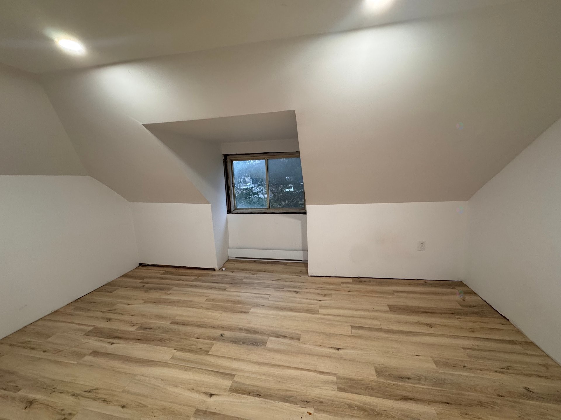 









2030


Ch. de Montréal O.

,
Gatineau (Masson-Angers),




QC
J8M1P8

