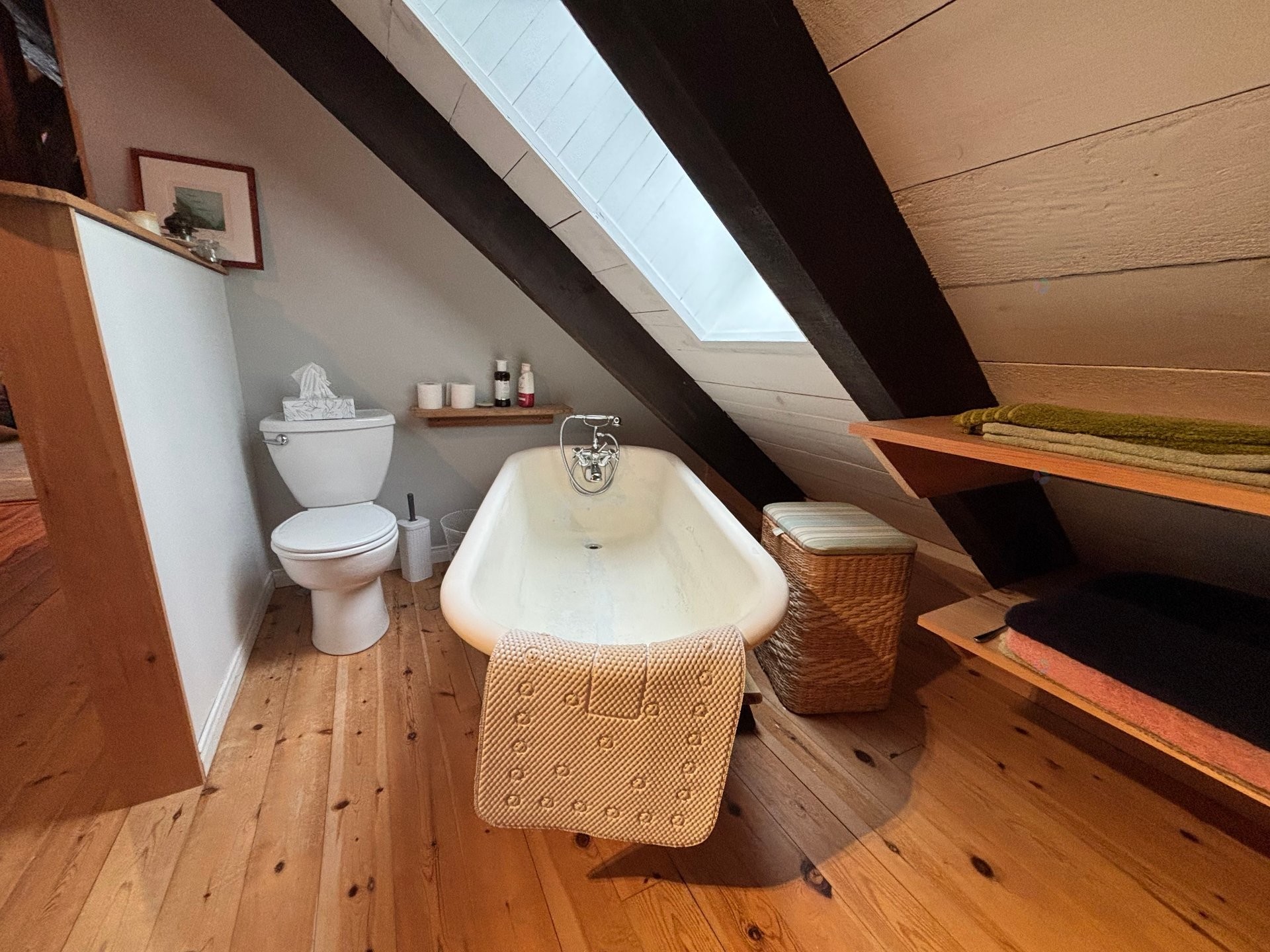 









500


Ch. Élie

,
Sutton,




QC
J0E2K0

