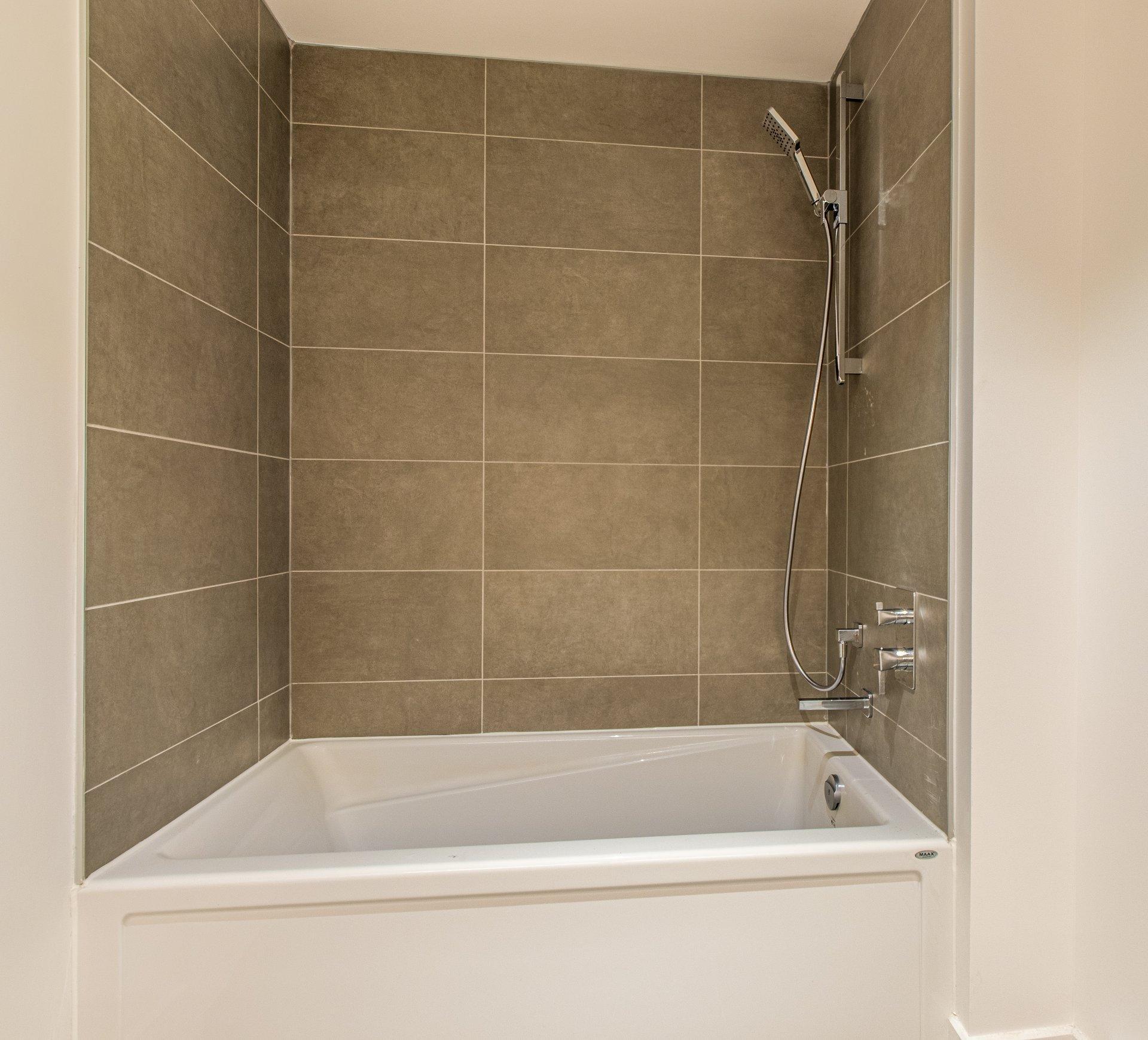 









170


Rue Rioux

, 305,
Montréal (Le Sud-Ouest),




QC
H3C0X3

