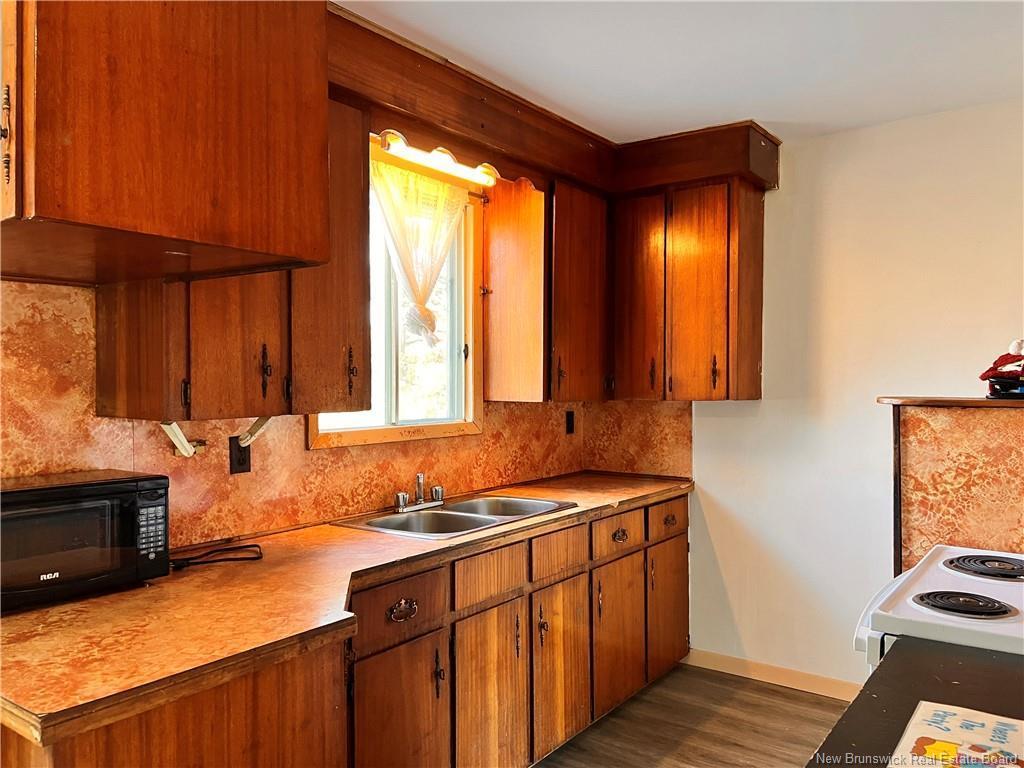 









2758


Sainte-Anne

RD,
Sainte-Anne,




NB
E2A 3Y3

