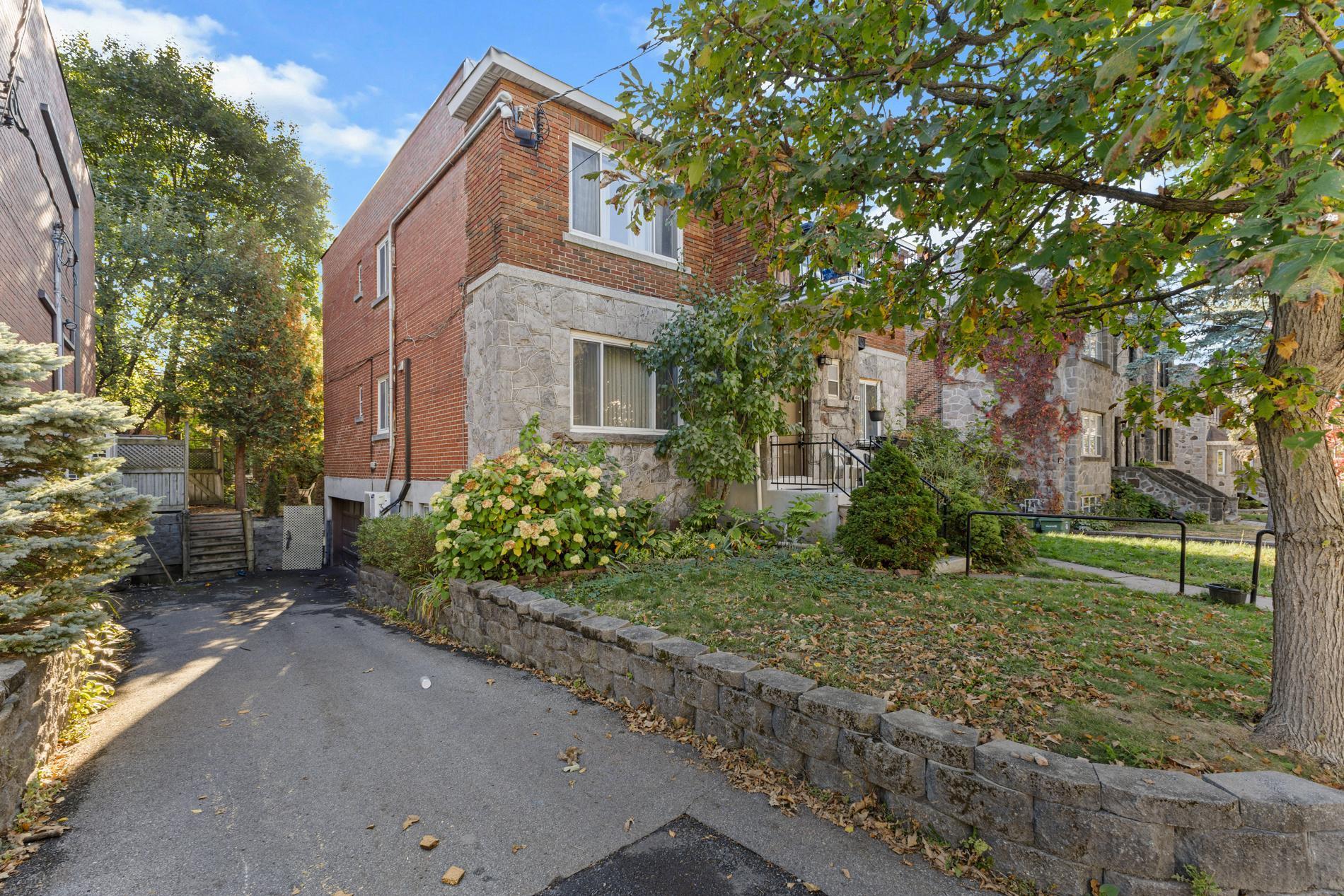 









4828

 - 4830


Av. Harvard

,
Montréal (Côte-des-Neiges/Notre-Dame-de-Grâce),




QC
H3X3N9

