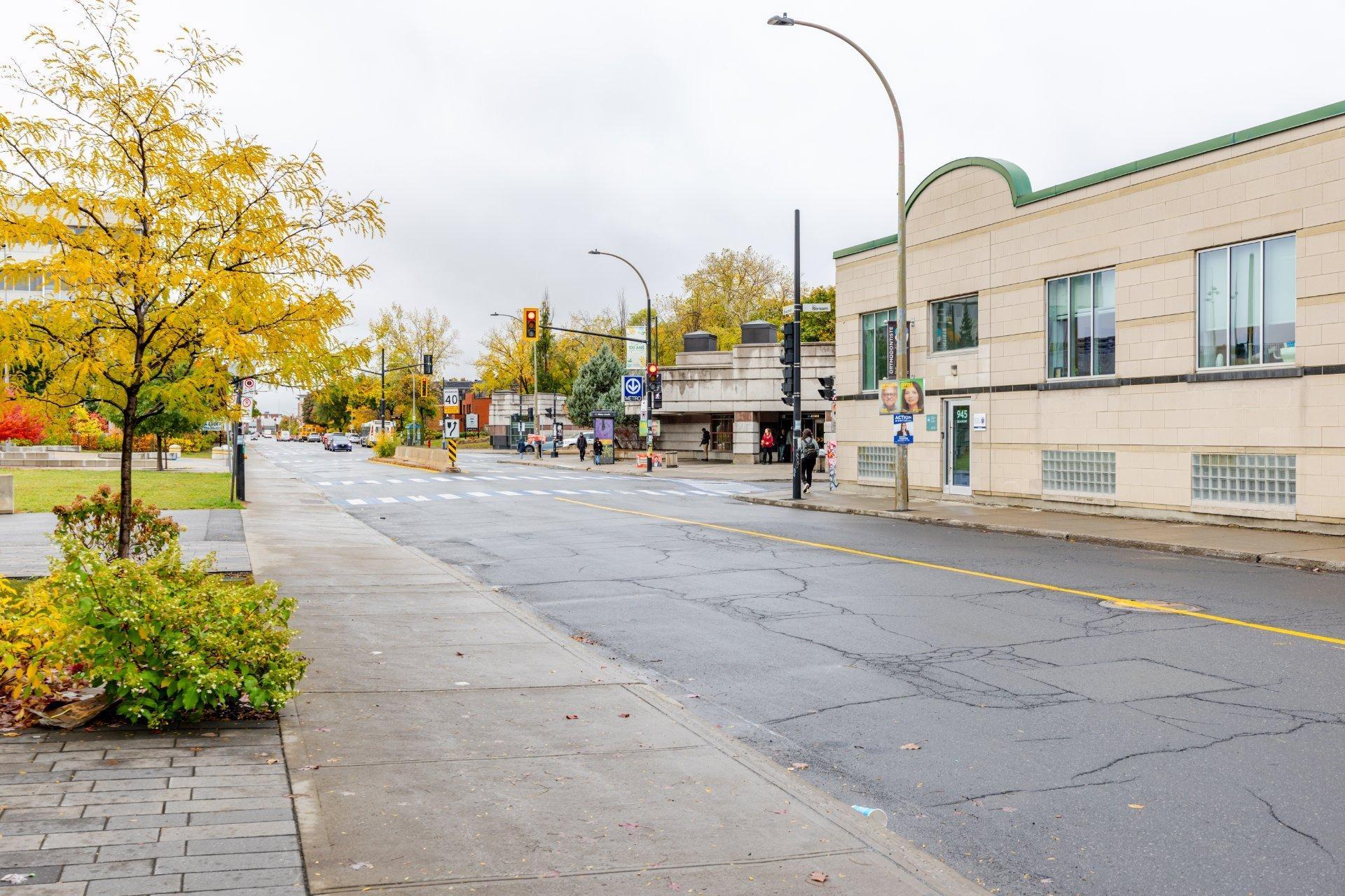 









901


Av. Beaumont

, 312,
Montréal (Villeray/Saint-Michel/Parc-Extension),




QC
H3N1W2

