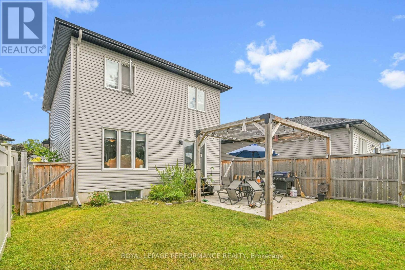 












609 ROBERT STREET

,
Clarence-Rockland,




Ontario
K4K1E8

