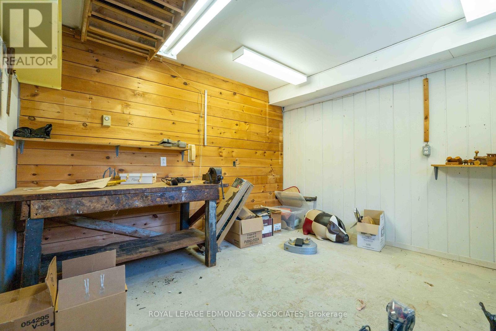 












57 BEACH AVENUE

,
Deep River,




Ontario
K0J1P0

