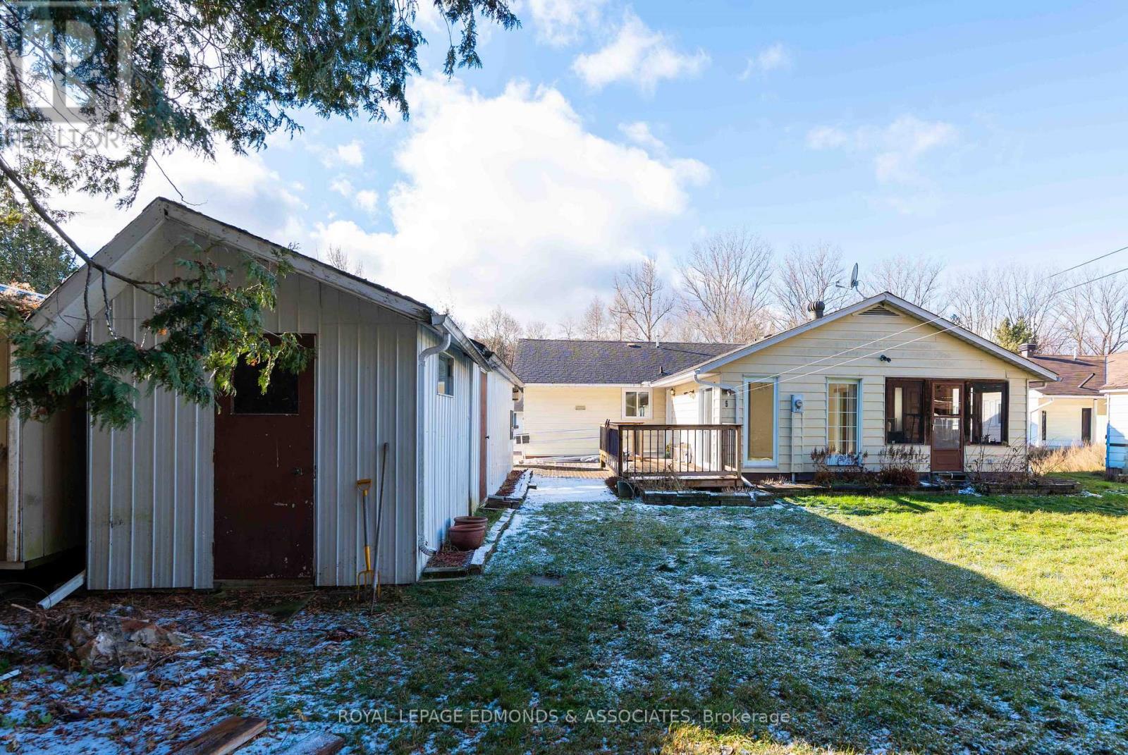 












57 BEACH AVENUE

,
Deep River,




Ontario
K0J1P0

