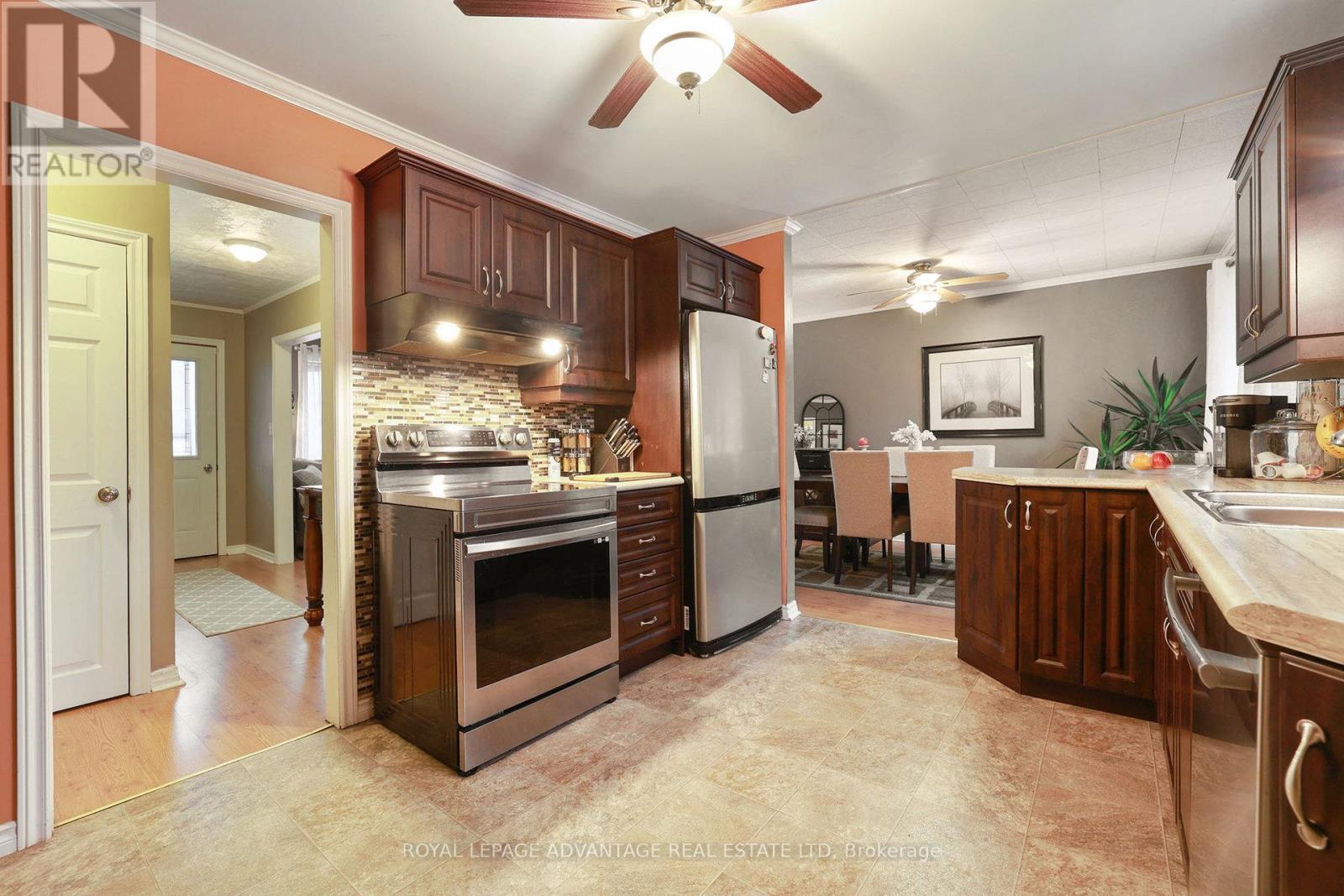 












123 QUEEN STREET

,
Smiths Falls,




Ontario
K7A3N7

