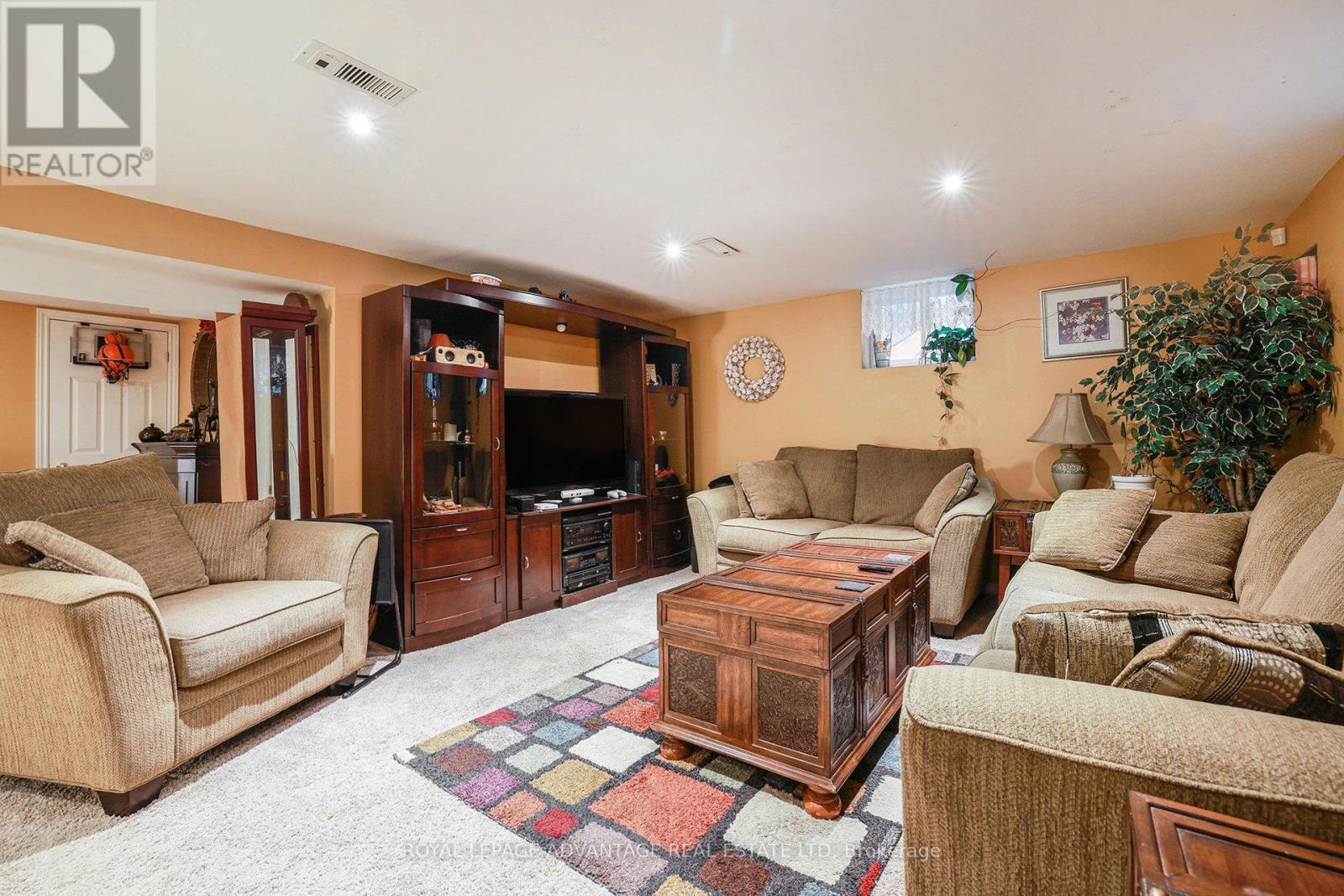 












123 QUEEN STREET

,
Smiths Falls,




Ontario
K7A3N7

